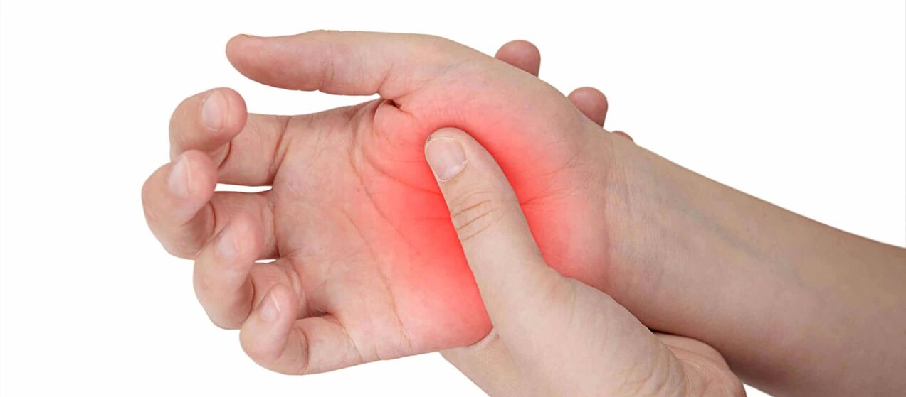الألم والاحمرار في منطقة المفصل المصاحب لتطور التهاب المفاصل